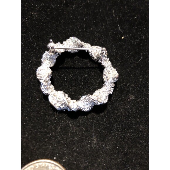 VINTAGE EMMONS SILVER TONE TWISTED WREATH BROOCH PIN - Picture 4 of 6